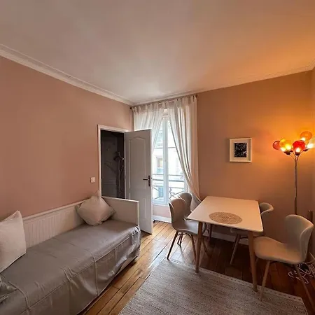 Spacious Faubourg Near Arc De Triomphe Appartement
